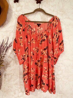 Torrid Coral Pink Floral Boho Tunic Top Size 3 With Tie Neckline & Flowy Sleeves